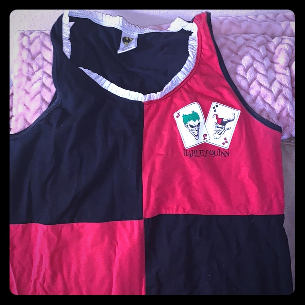 Graphic night gown